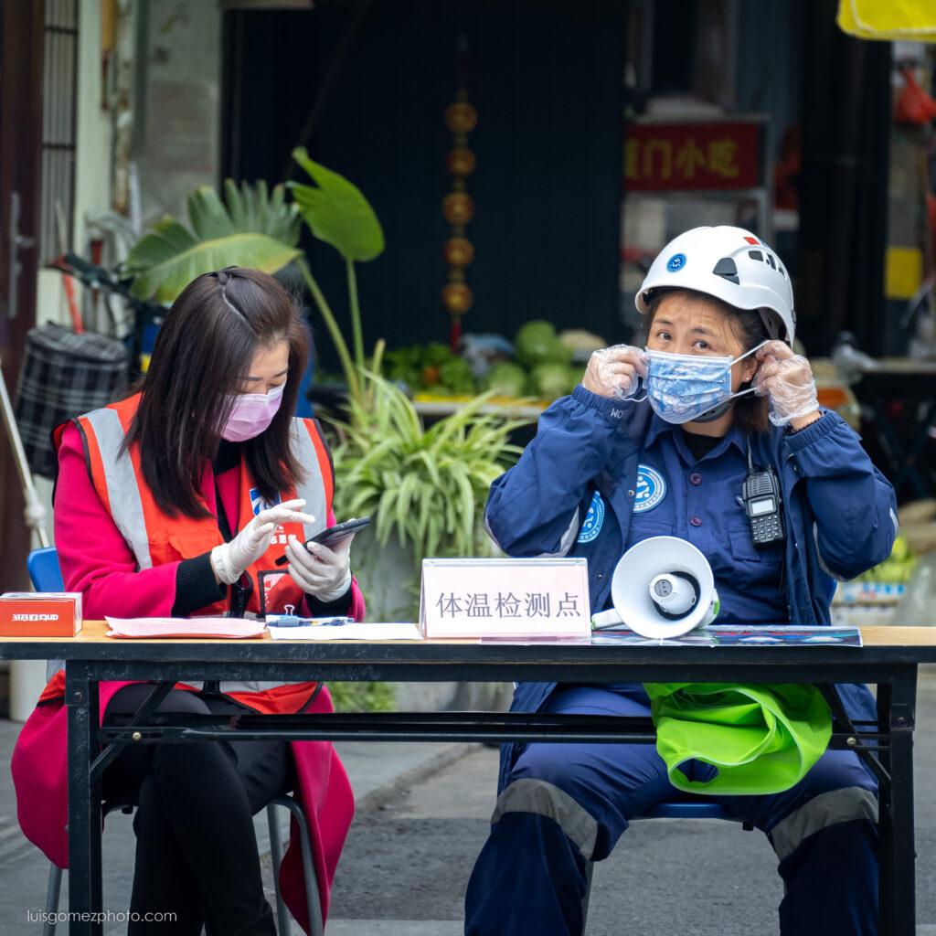 China durante el covid19. Luis Gómez - Fotógrafo Gente haciendo vida normal, pero todos siguiendo las normas básicas. China durante el covid19. Luis Gómez - Fotógrafo