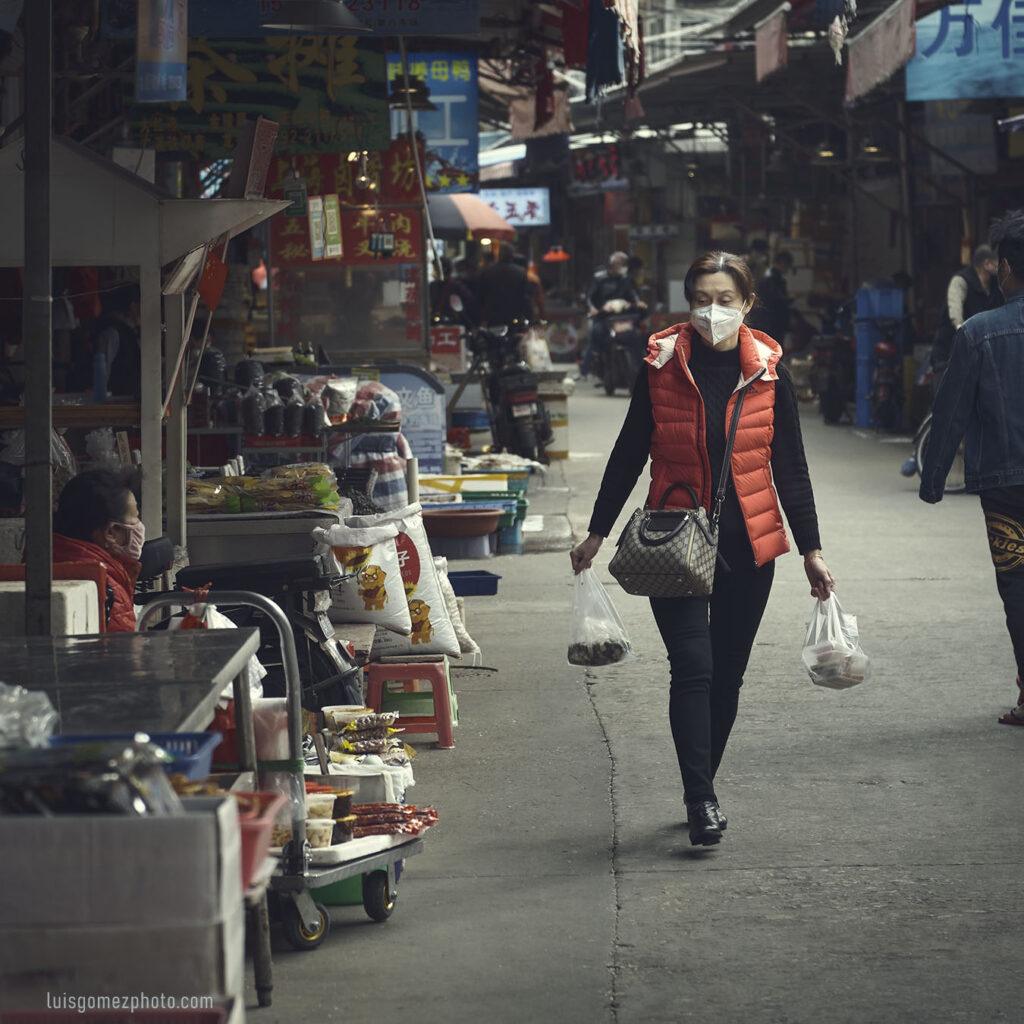 China durante el covid19. Luis Gómez - Fotógrafo Gente haciendo vida normal, pero todos siguiendo las normas básicas. China durante el covid19. Luis Gómez - Fotógrafo