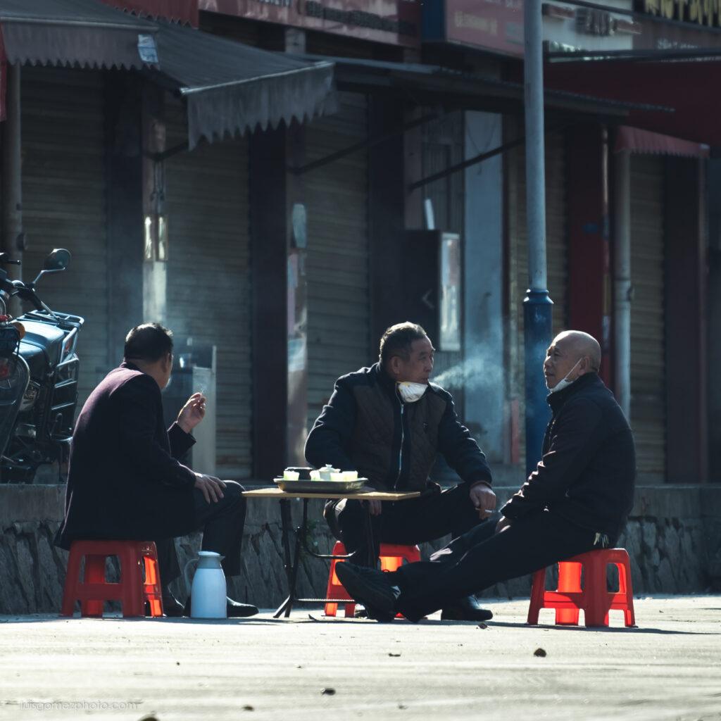 Relajación en la pandemia en China - Luis Gómez Fotógrafo profesional Gente haciendo vida normal, pero todos siguiendo las normas básicas. China durante el covid19. Luis Gómez - Fotógrafo